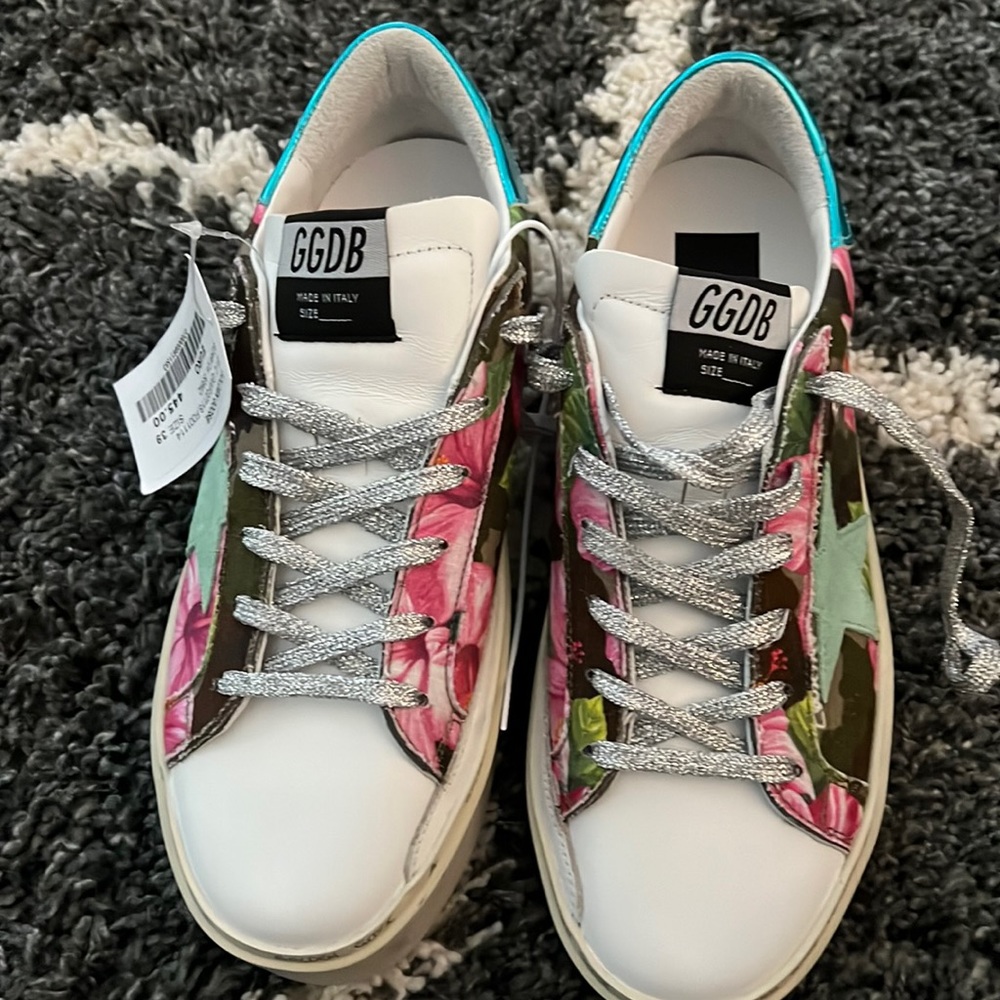 New with tags golden goose high star sneakers sz39.